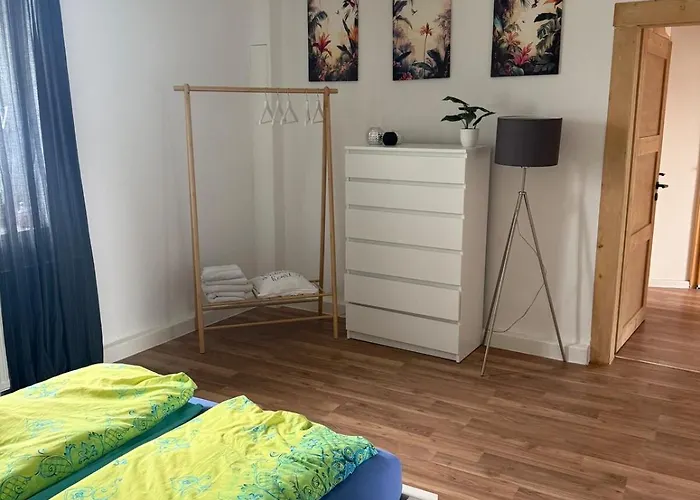 Beautiful, Renovated, Private Above Bakery Apartamento
