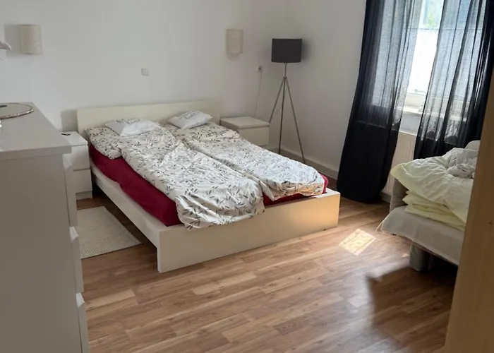 Beautiful, Renovated, Private Above Bakery 아파트